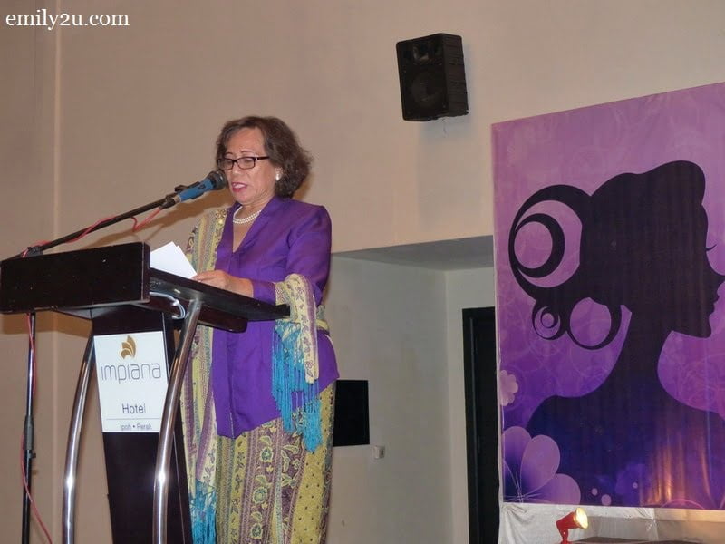 1. President of Perak Women for Women Pn. Halida Ali in her opening speech