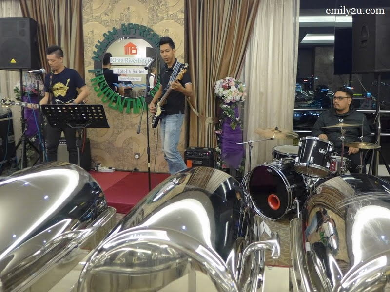 2. entertainment by a live band