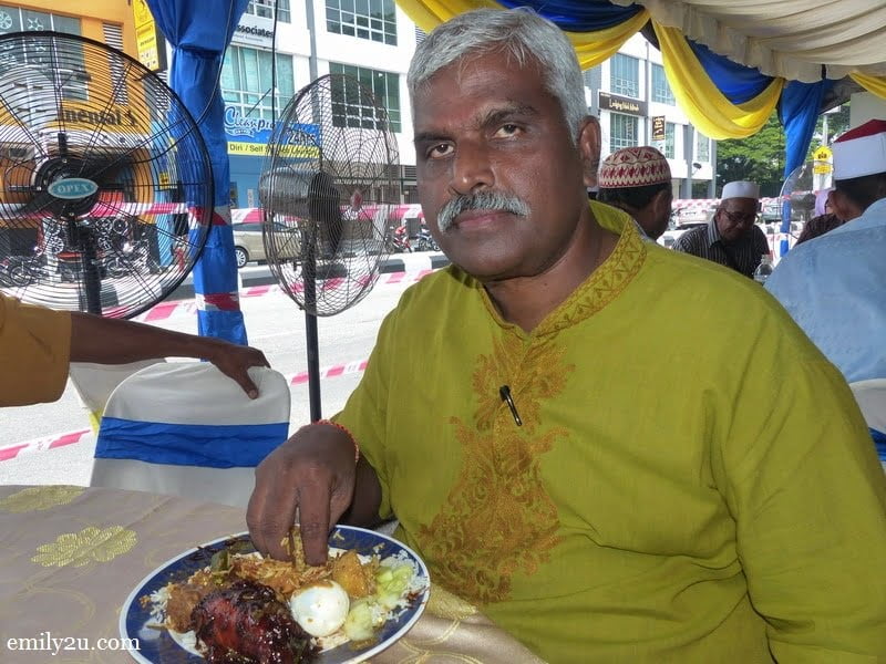 4. Uncle Segar enjoys his lunch at Nasi Kandar Pelita (Ipoh)