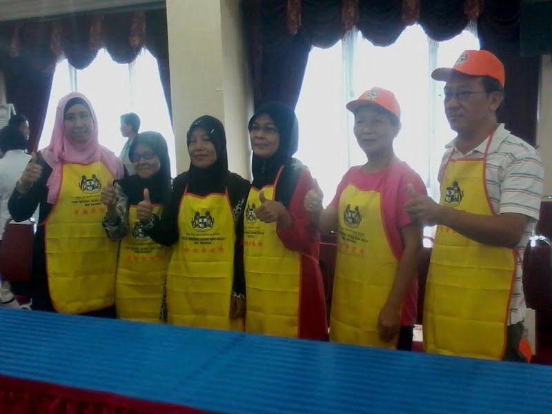1. some of the hawkers who will operate at Medan Selera Dato Sagor