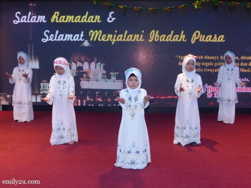 4. nasyid performance by children from Pertubuhan Baitul Mubaroqah