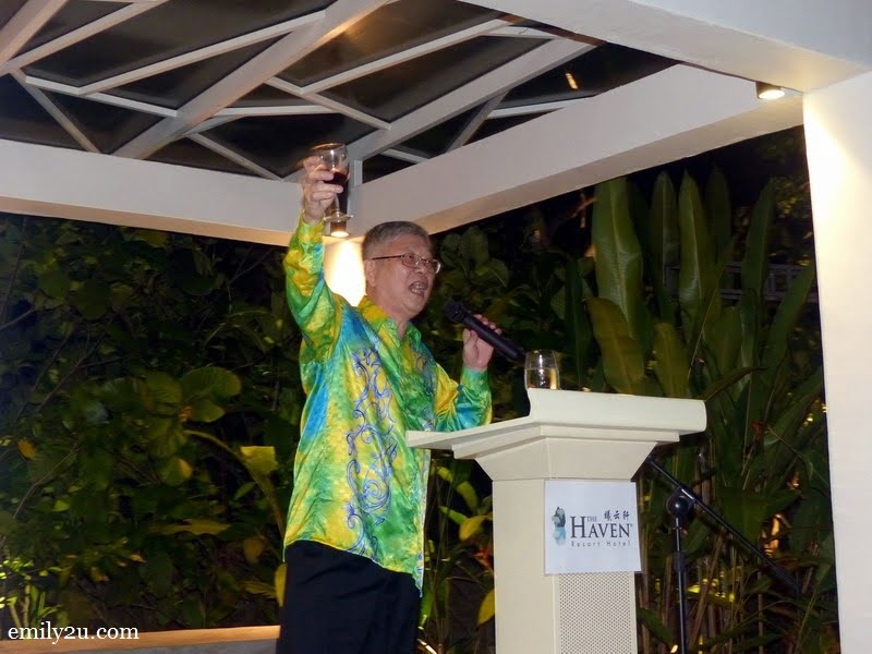 5. The Haven CEO Mr Peter Chan raises a toast to Mr. Jimmy Yeo