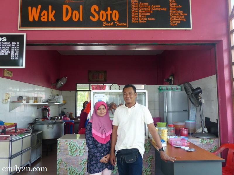 1. Wak Dol Soto proprietor, Jefri Bin Tabuti, and his wife, Fazliza Ayob