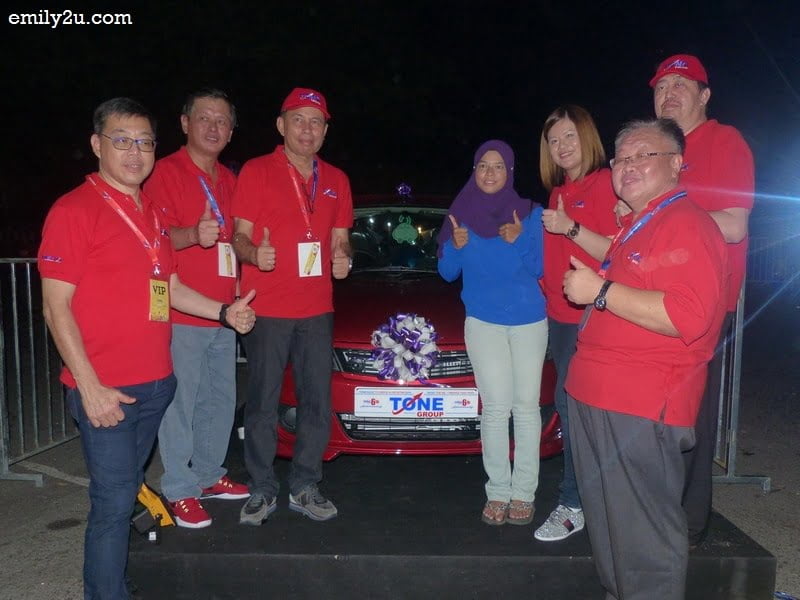 16. winner of the Proton Saga car worth RM40,000 - Siti Nur Khadijah Bt. Khamis (in blue)