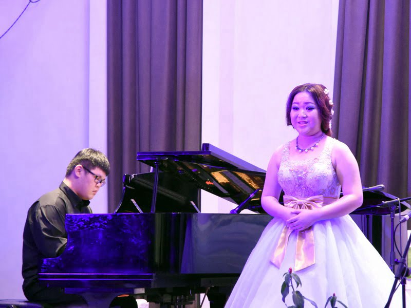 1. Liew Chen Shen accompanies soprano Lee Yi Jing on the piano