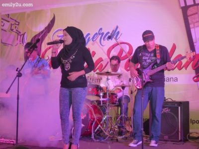 11. entertainment with Dato’ Raja Ahmad Zainuddin on drums