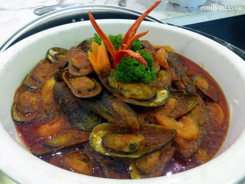 6. stir-fried mussels with tomato