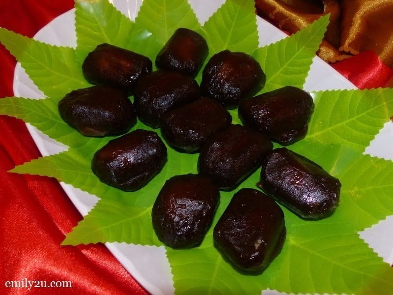 10. Menu C - Chinese Pastry of Red Bean Paste