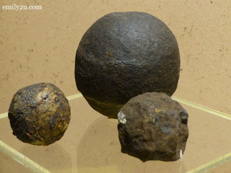 9. cannonballs in three sizes, made from iron