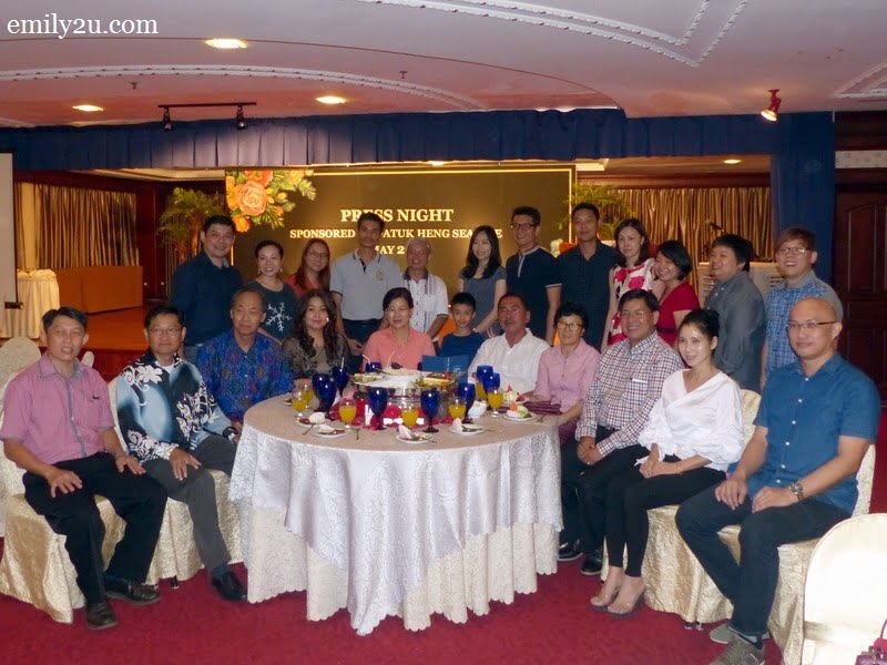 1. at the VIP table, with guest-of-honur Datuk Heng Seai Kie, seated in peach blouse