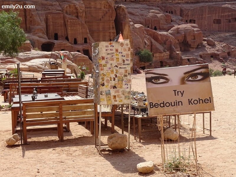 20. Bedouin Kohel service