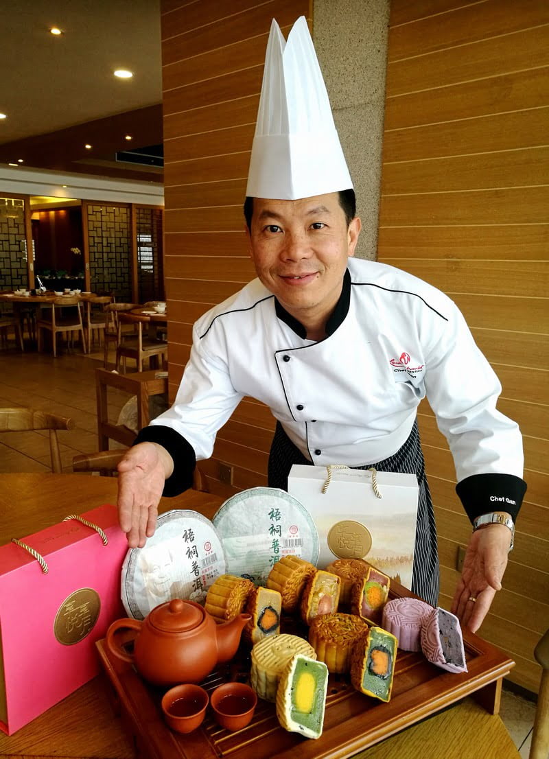 Chef Gan Chee Keong with his new mooncake flavours 