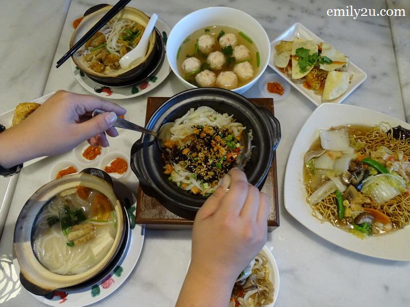 10. scrumptious lunch including XO Fish Head Noodles @ Goon Wah Restaurant