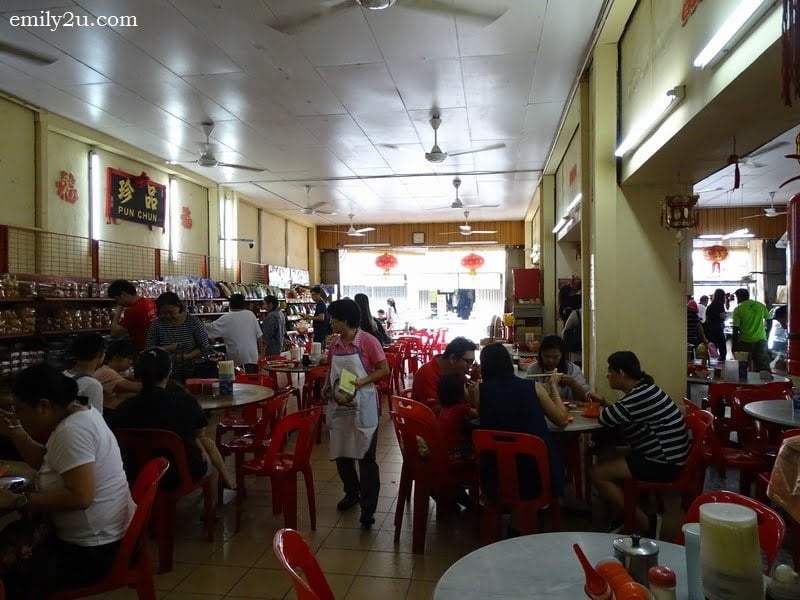 7. very busy lunch crowd