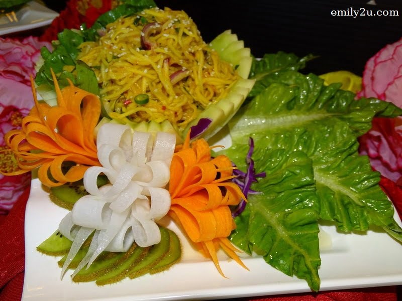  6. Thai Mango Salad 