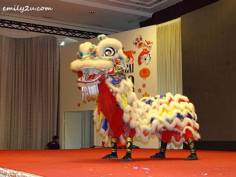1. lion visits and blesses the Grand Ballroom