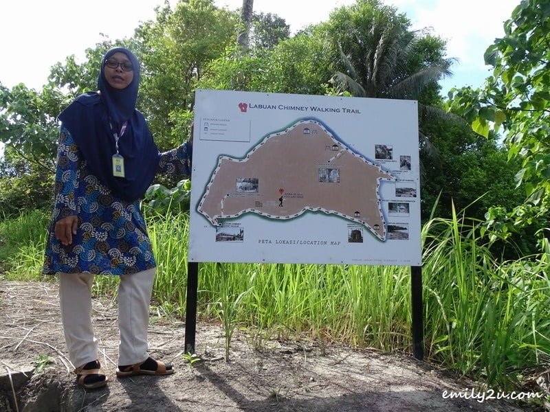 4. Assistant Curator Pn. Nurlina explains about the Chimney Walking Trail