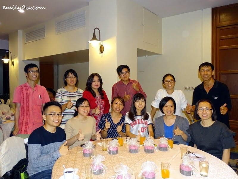 6. Malaysian Association of Hotels (MAH) Perak Chapter Chairperson Ms. Maggie Ong (in red) with members of the media