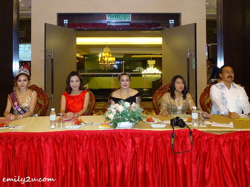  6. the panel of judges (L-R):  Ms. Alice Ong, Ms. Carrie Lam, Ms. Shirlery Angeline Woodworth, Ms. Zuraini & Mr. Tamil Selvam