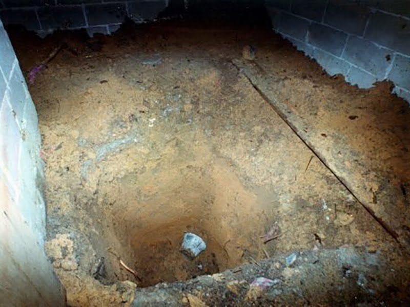  the hole where Datuk Mazlan's body was buried in (photo credit: Rojak Daily)