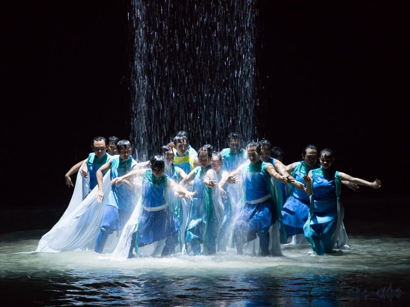  water dance scene