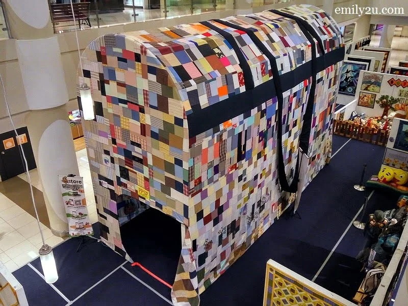 1. world's largest holdall