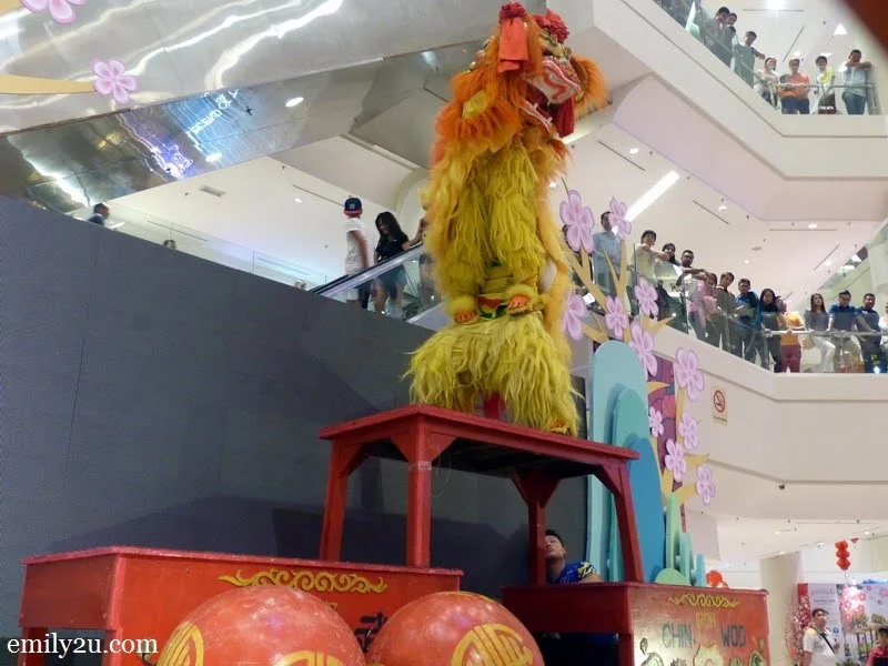 1. Northern lion dance