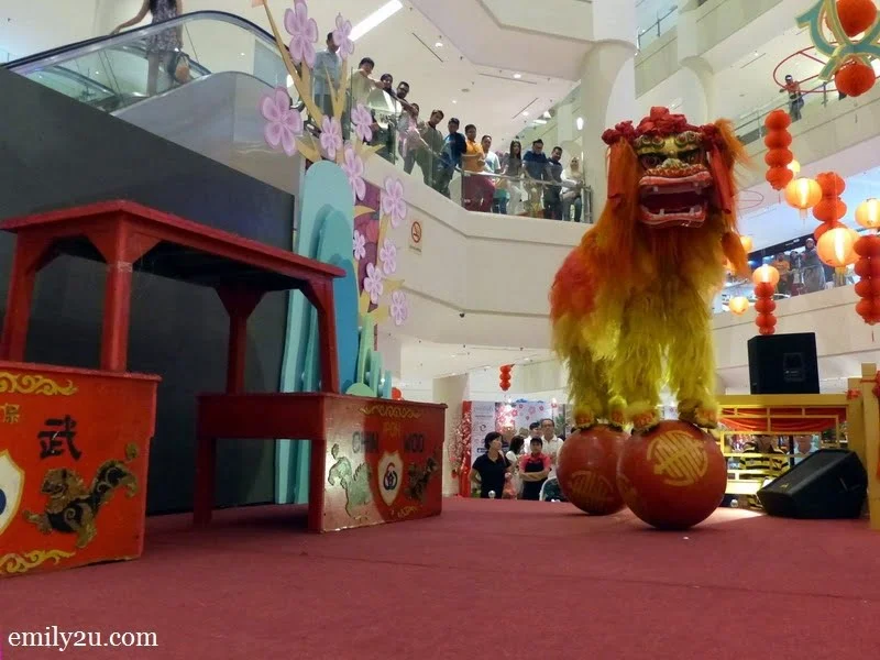 2. Northern lion dance