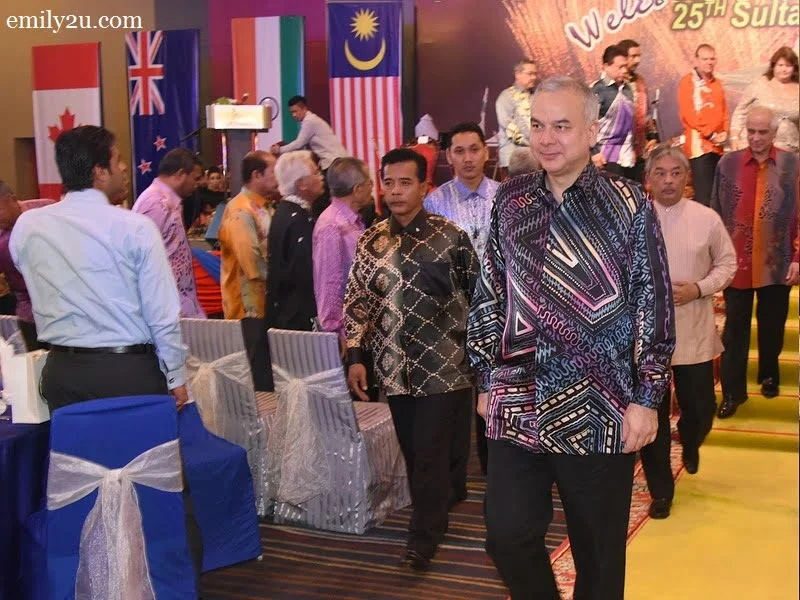 3. HRH Sultan Nazrin Shah (L), royal patron of the Sultan Azlan Shah Cup