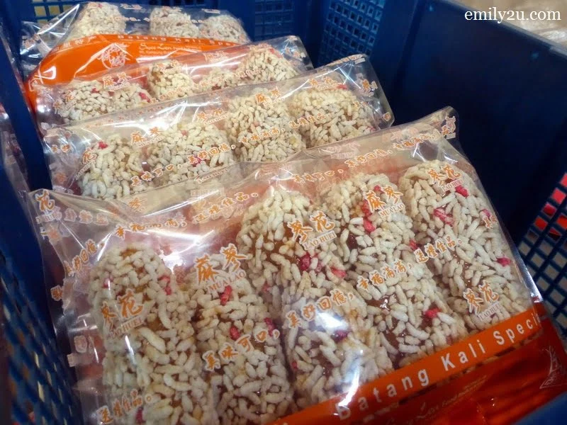 6. traditionally a wedding snack, this is a rice crispy called 'Lao Huei'