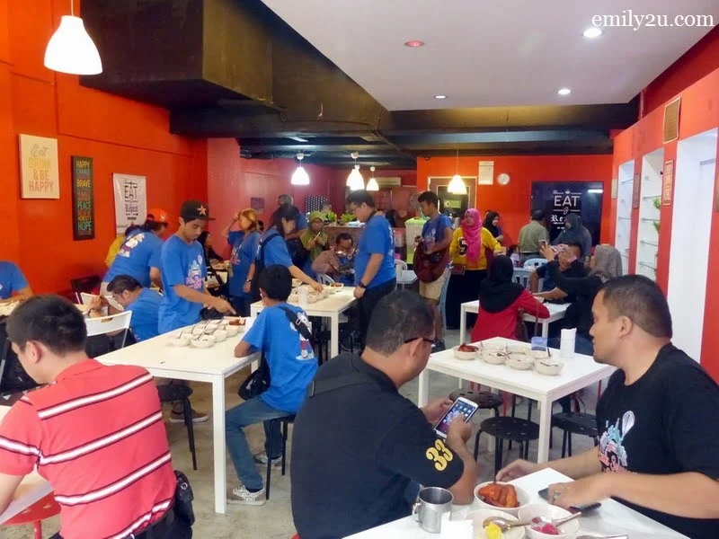 7. Eat & Repeat Café