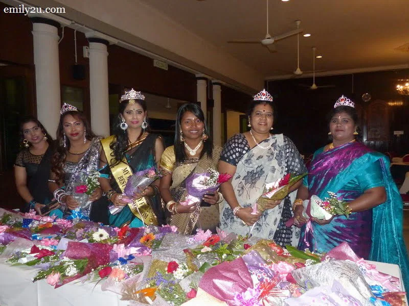 2. bouquets of flowers for mothers