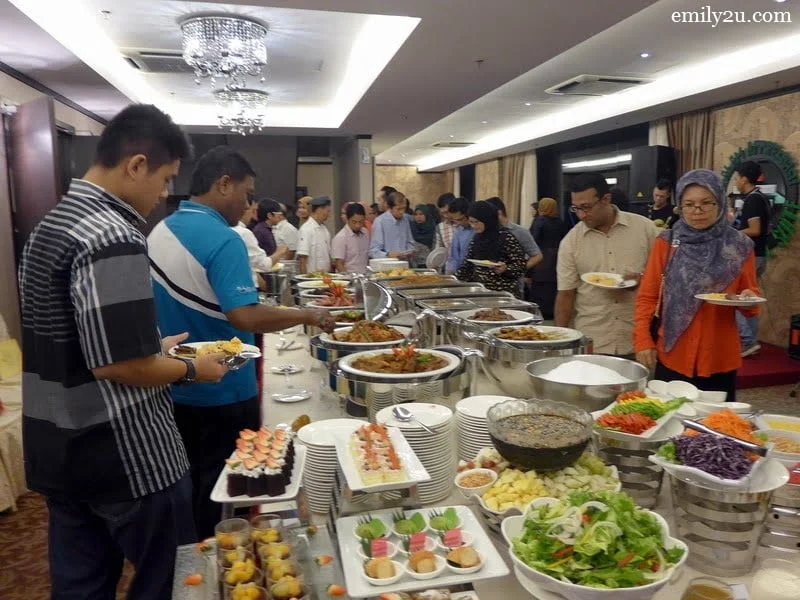 3. guests enjoy a scrumptious buffet spread that will be made available this coming month of Ramadan