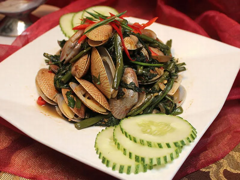 6. Lala Goreng Kangkung