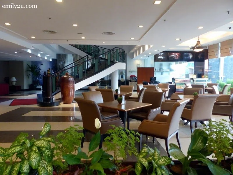 3. Bakeshop & Cafetiam