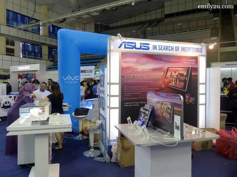 2. ASUS booth