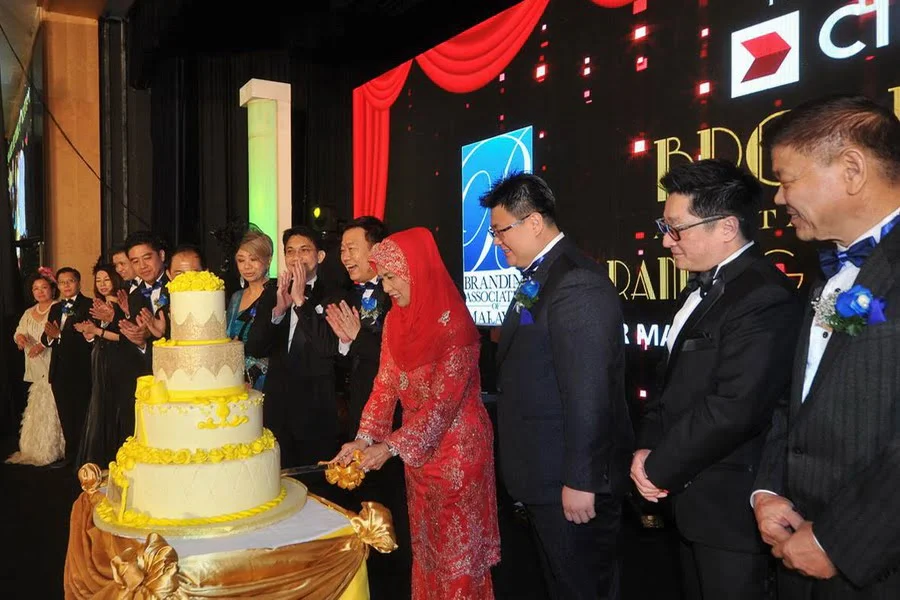 1. by happy coincidence, July is the birthday of Her Majesty Seri Paduka Baginda Raja Permaisuri Agong Tuanku Hajah Haminah - The Branding Association of Malaysia conveys its very best wishes to Her Majesty