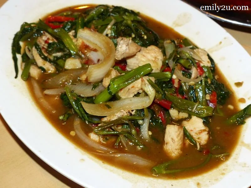 3. kangkung belacan