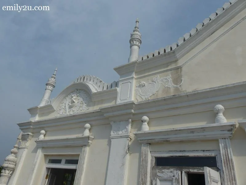 5. a mixture of architecture designs