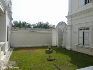 Masjid Sultan Alaeddin  From Emily To You
