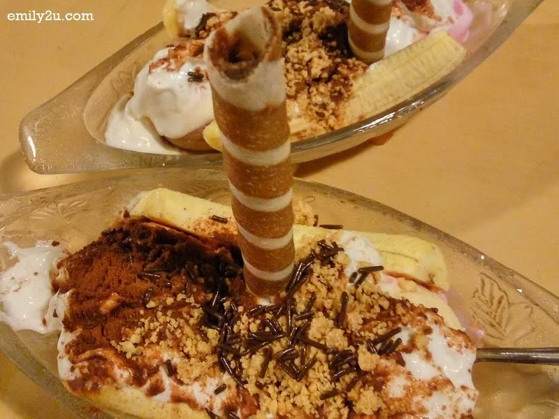 8. banana split