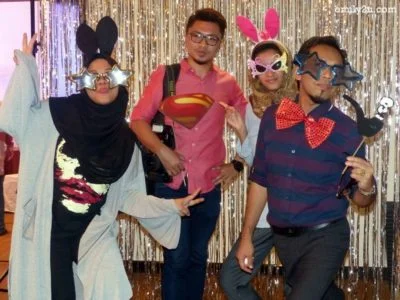 1. friends from the press (L-R): Ili Aqilah, Luqman Hakim, Khaleeja & Rosli Mansor