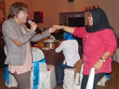 12. entertainment by media representatives: NSTP's Nicky (L) & Harian Metro's Nor Raidah Awang (R) 