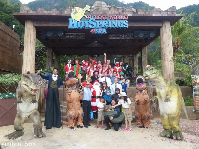 12. group photo of dinosaurs with honoured guests