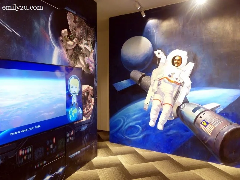 3. Pojie, the astronaut