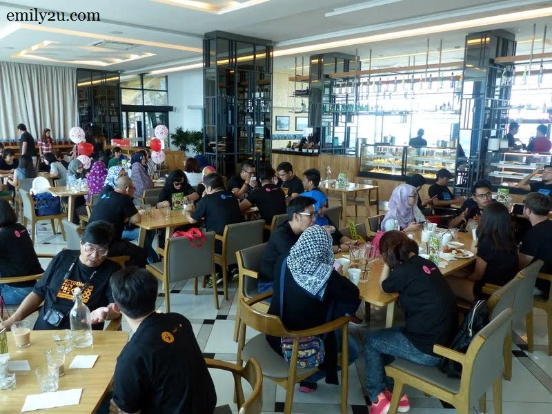 3. full house at The Sky Deli Restaurant