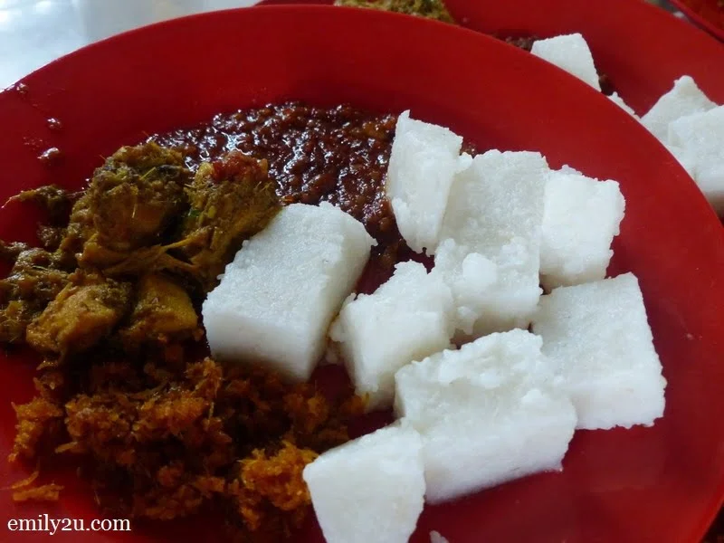 3. lontong kering