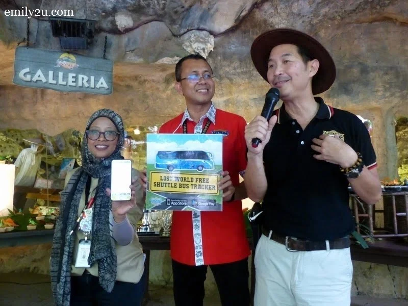 6. introducing the mobile app are (L-R): Mazian Nawawi (Senior Executive - Communications & Public Relations), En. Malizan Zakaria (General Manager Lost World of Tambun Theme Park, Hotel & Spa) & Mr. Calvin Ho (Senior General Manager of Sunway Theme Parks) 