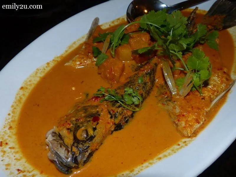 8. ikan lemak nanas