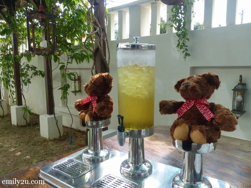 9. cuddly Settlement Bears - RM20 each